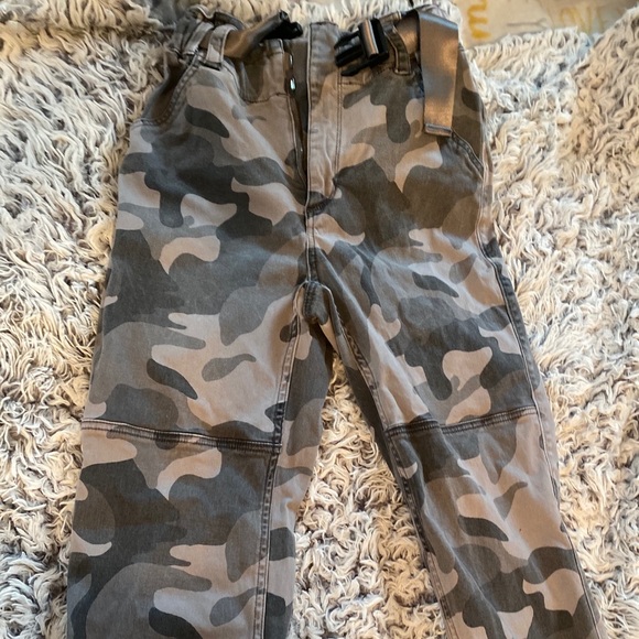 Holster High Rise Camo Jean/Joggers - Picture 2 of 2